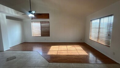 2121 Beechwood St in Lancaster, CA - Building Photo - Building Photo