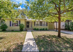 214 Coyle Pl in San Antonio, TX - Building Photo