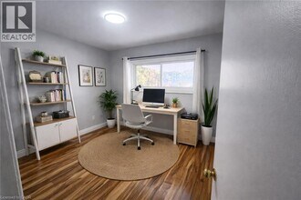 131 Doon Rd in Kitchener, ON - Building Photo - Building Photo