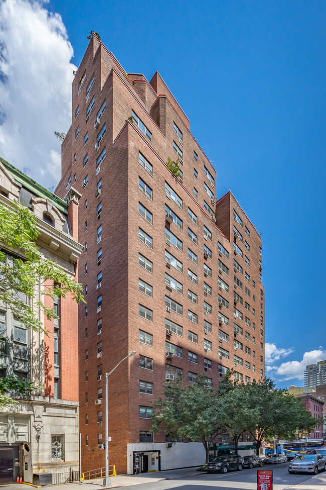 181 E 73rd St in New York, NY - Building Photo - Building Photo