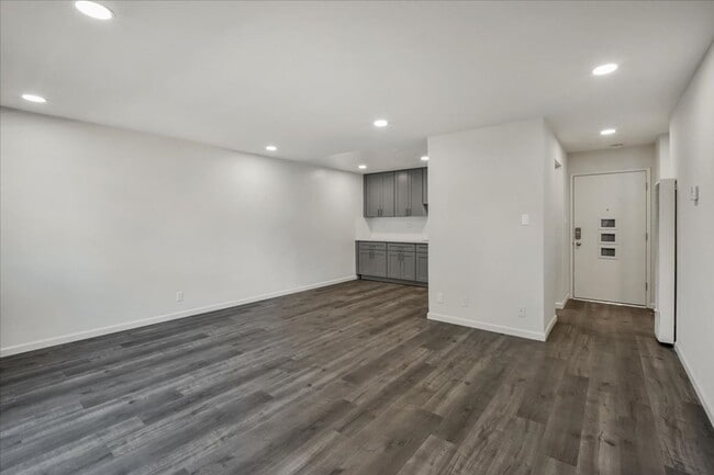 Harrison St Apartments in Redwood City, CA - Foto de edificio - Interior Photo