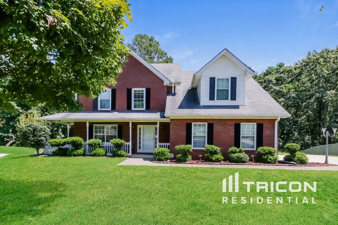 1503 Elena Dr in Mcdonough, GA - Building Photo