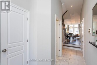 332 Rainrock Cres in Ottawa, ON - Building Photo - Building Photo