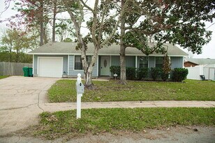 1116 Greentree Ct in Fort Walton Beach, FL - Building Photo