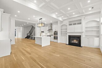 16 Regency Pl in Weehawken, NJ - Building Photo - Building Photo