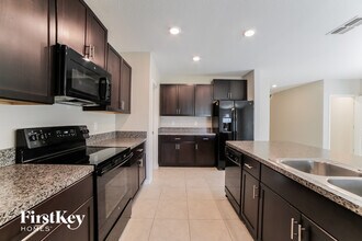 10215 Cool Waterlily Ave in Riverview, FL - Building Photo - Building Photo