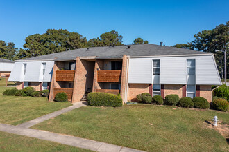 Moss Creek in Riverdale, GA - Foto de edificio - Building Photo