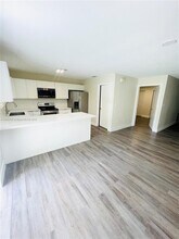 2460 SW 16th St in Miami, FL - Building Photo - Building Photo