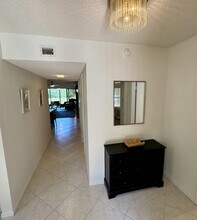 5121 Oakhill Ln in Delray Beach, FL - Building Photo - Building Photo