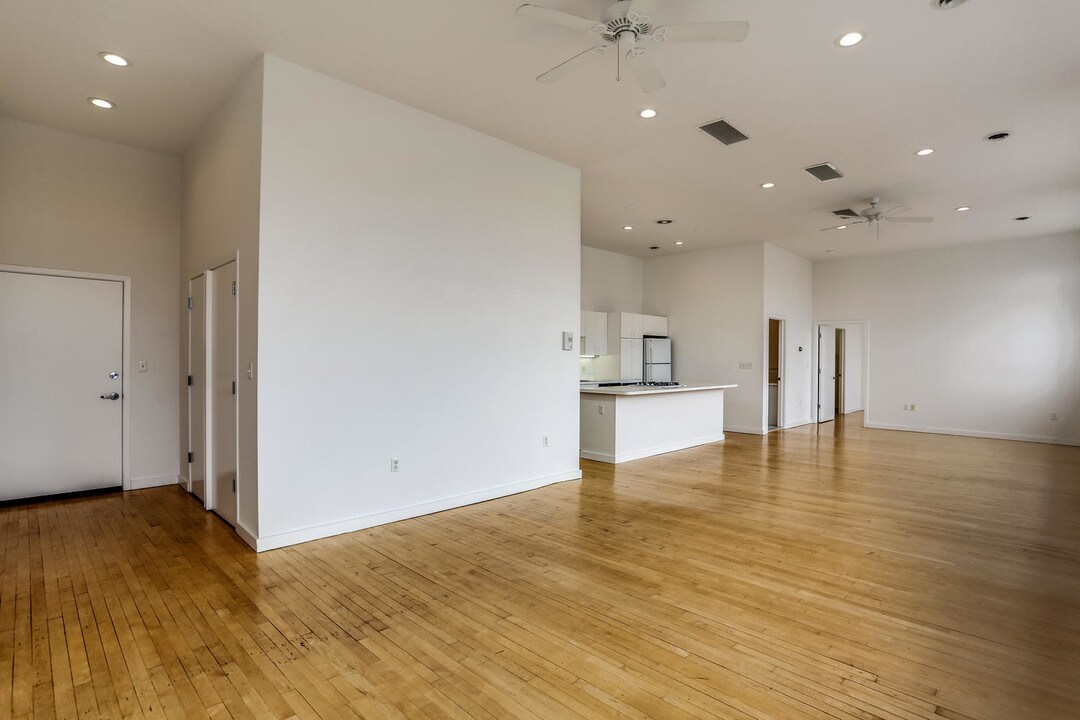 11443 Joseph Campau Ave in Hamtramck, MI - Building Photo