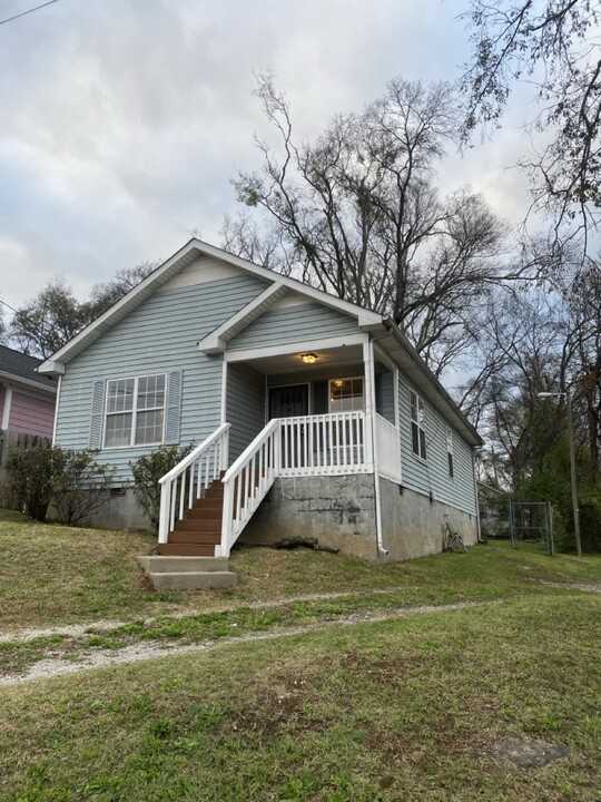 1836 Glade St in Nashville, TN - Foto de edificio