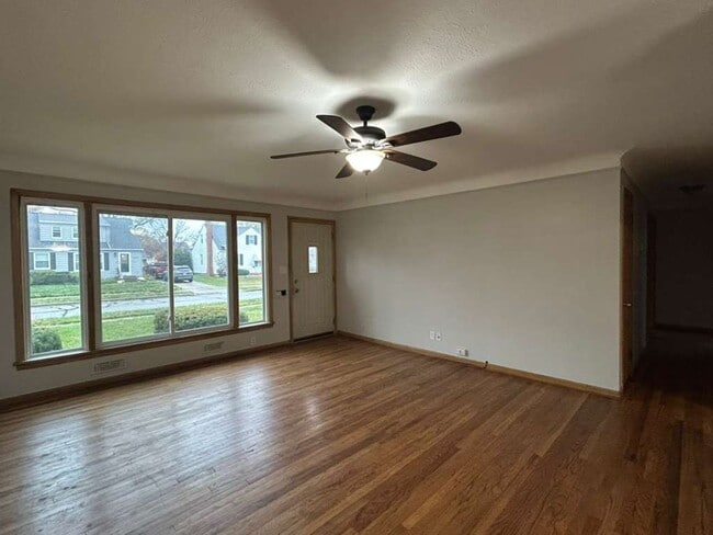 30021 Oakdale Rd in Willowick, OH - Building Photo - Building Photo