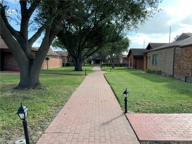 14 Gumwood Ave in McAllen, TX - Building Photo - Building Photo