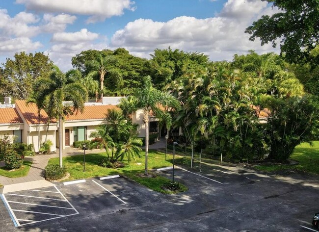 7495 La Paz Blvd in Boca Raton, FL - Building Photo - Building Photo