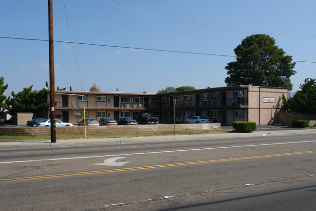 1260 E Washington Ave in El Cajon, CA - Building Photo - Building Photo