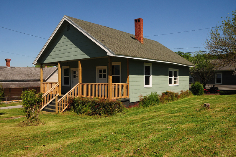 23 Chestnut St in Startex, SC - Building Photo