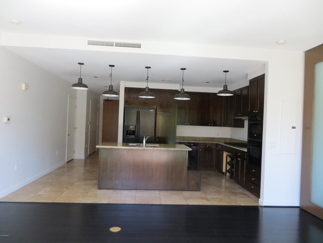 208 W Portland St-Unit -255 in Phoenix, AZ - Building Photo - Building Photo