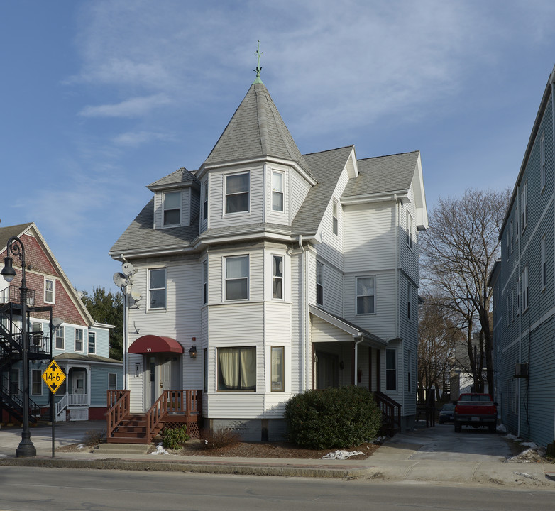 33 Pleasant St in Attleboro, MA - Building Photo