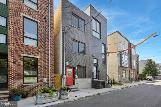 property at 548 E Hewson St