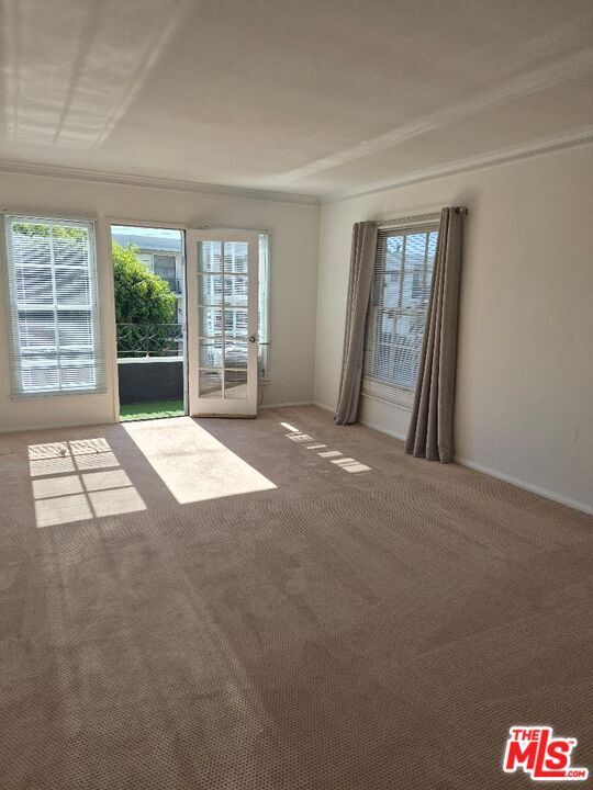 8551 Holloway Dr in West Hollywood, CA - Building Photo - Building Photo