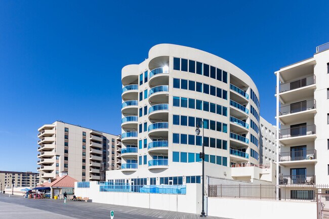 Aqua Luxury Oceanfront Condominiums in Long Beach, NY - Foto de edificio - Building Photo