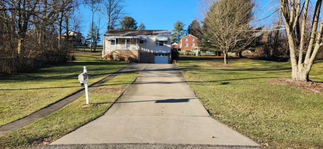 property at 786 Oakville St