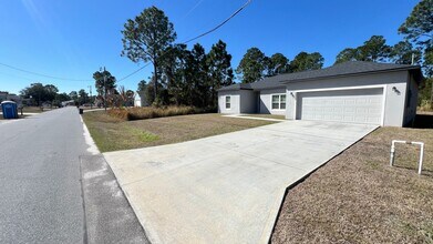 2920 Fears Rd SE in Palm Bay, FL - Building Photo - Building Photo