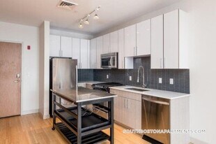 320 D St, Unit 130 in Boston, MA - Building Photo