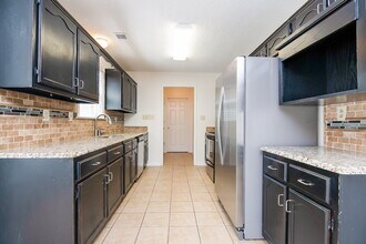 1400 Milestone Dr in Collierville, TN - Foto de edificio - Building Photo