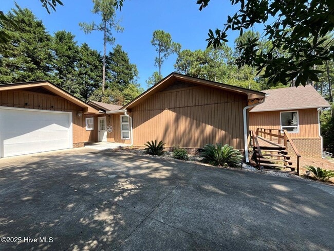 property at 7 Ash Ct