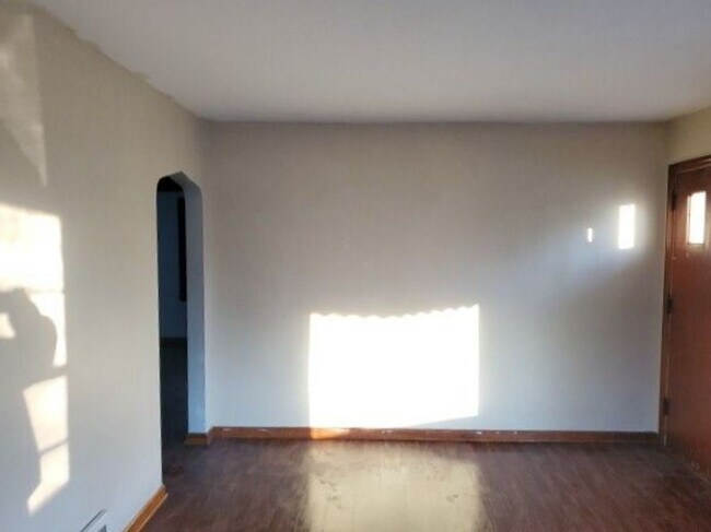 1388 Beechcrest St NW in Warren, OH - Building Photo - Building Photo