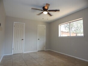 11626 Sharpview Dr in Houston, TX - Building Photo - Building Photo