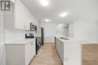 1255 Creekway Private in Ottawa, ON - Building Photo - Building Photo