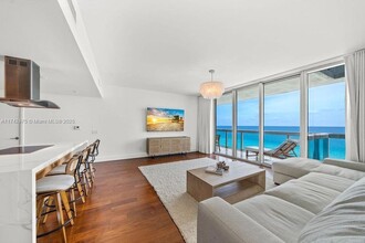 6899 Collins Ave, Unit 1107 in Miami Beach, FL - Building Photo - Building Photo