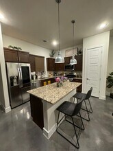 425 E Mistletoe in San Antonio, TX - Building Photo - Building Photo