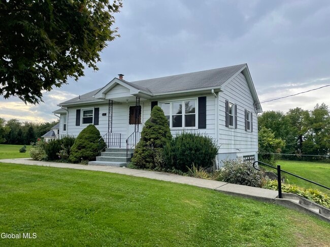 60 Bloomingrove Dr in Troy, NY - Building Photo - Building Photo