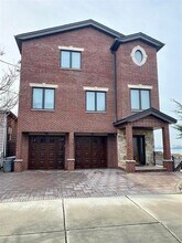 198-200-200 W 52nd St in Bayonne, NJ - Building Photo - Building Photo