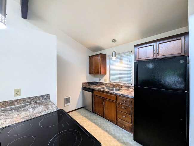 233 Dorn Ave in Everett, WA - Foto de edificio - Building Photo