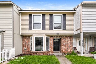 5577 Cabot Dr N in Jacksonville, FL - Building Photo