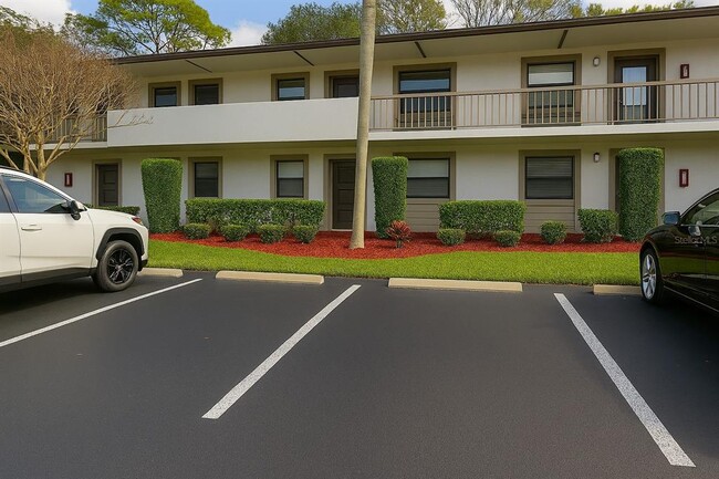 3036 Eastland Blvd in Clearwater, FL - Building Photo - Building Photo