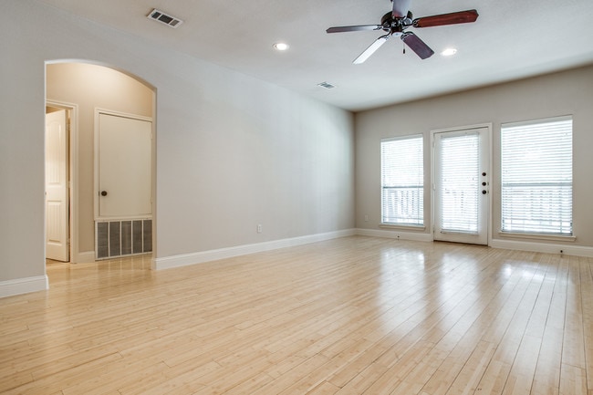 3125 Waits Ave in Fort Worth, TX - Building Photo - Building Photo