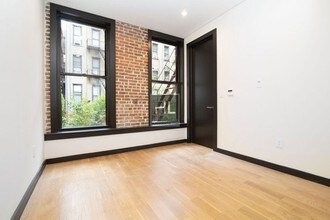 137 Thompson St-Unit -2 in New York, NY - Building Photo - Building Photo
