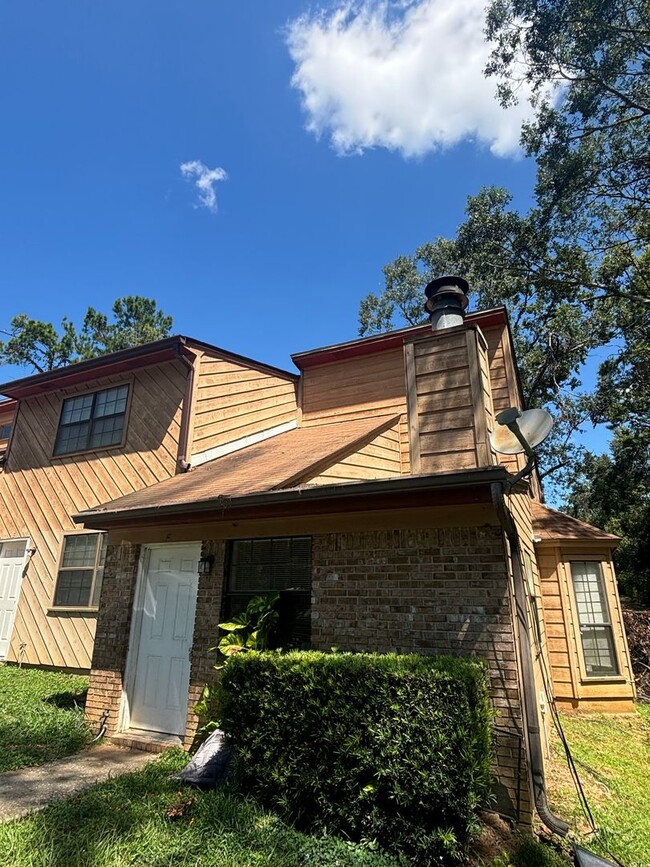 property at 1800 Jackson Bluff Rd