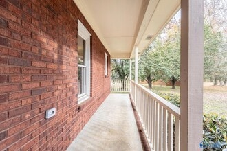 111 Cepha Dr in Hazel Green, AL - Foto de edificio - Building Photo