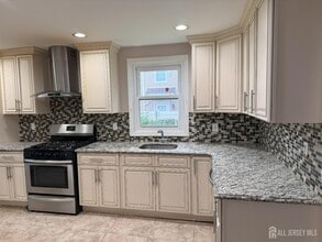 34 Fiat Ave in Iselin, NJ - Building Photo - Building Photo