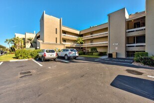 3655 Boca Ciega Dr in Naples, FL - Building Photo