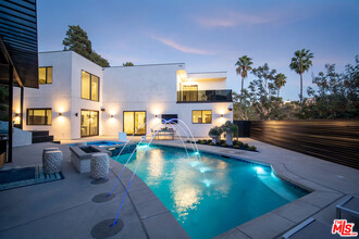 3255 Canyon Lake Dr in Los Angeles, CA - Foto de edificio - Building Photo
