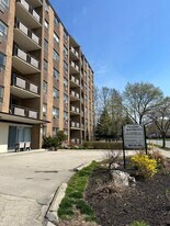 Victoria Apartments in Burlington, ON - Building Photo