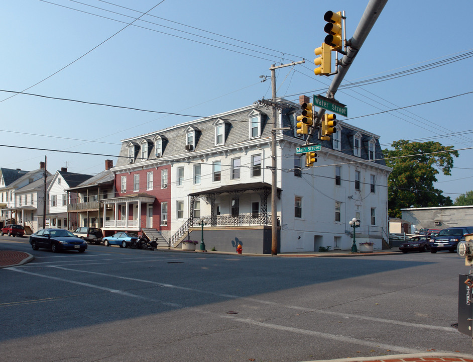 1 W Water St in Smithsburg, MD - Building Photo