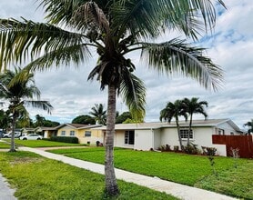 515 NW 202nd Terrace in Miami, FL - Building Photo - Building Photo